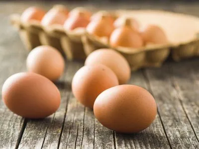 З'явиться "розмірна сітка" від S до XL? В Україні хочуть продавати курячі яйця по-новому