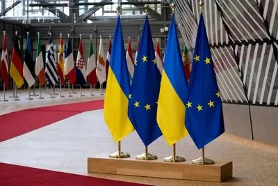 ЄС за підсумками саміту похвалить Україну за прогрес у реформах, але навряд чи ухвалить рішення про швидкий вступ - Euractiv