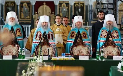 УПЦ і далі є частиною російської православної церкви - висновок спецкомісії