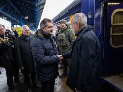 Президент Австрії прибув до України та відвідав Бучу