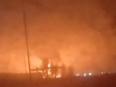 В россии снова пылает: в белгороде пожар на нефтебазе, поблизости вспыхнул завод