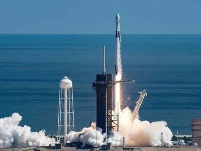 SpaceX уклала з NASA спільний контракт на суму 100 мільйонів доларів