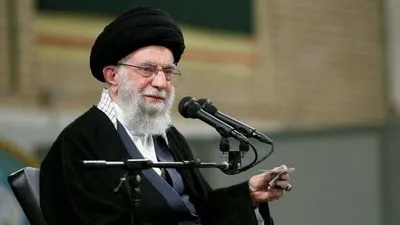 Верховний лідер Ірану помилував десятки тисяч ув'язнених