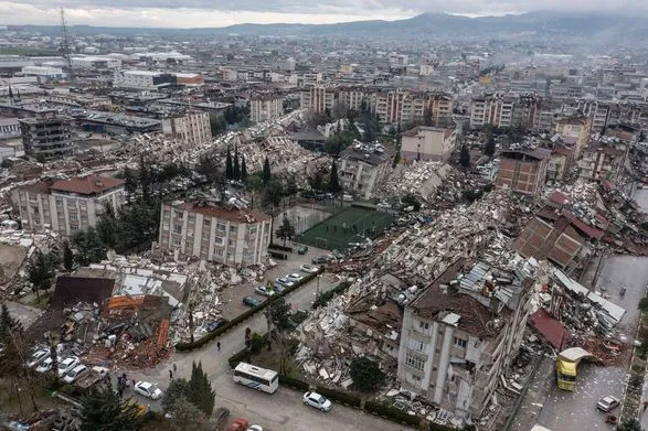 Землетрус у Туреччині: 1498 людей загинули та 8500 отримали поранення