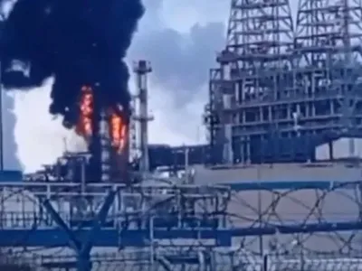 У рф загорівся нафтопереробний завод "ЛУКОЙЛ" - ЗМІ