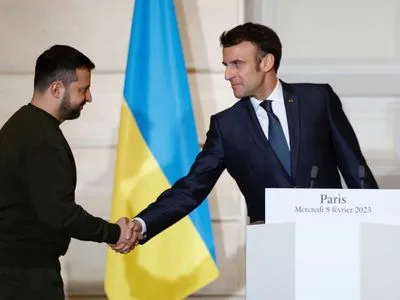 Франция поможет Украине в построении мира - Макрон