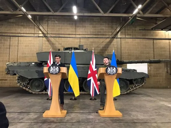 britanski-tanki-challenger-2-pribudut-v-ukrayinu-v-berezni-sunak