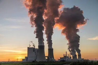 Международное энергетическое агентство прогнозирует, что в энергетическом секторе к 2025 году произойдет "переломный момент" по выбросам