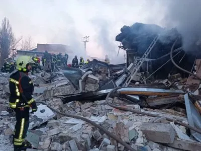 Вибух на території колишнього заводу у Києві: кількість жертв зросла до чотирьох