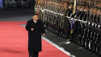 Північна Корея представила рекордну кількість МБР на військовому параді