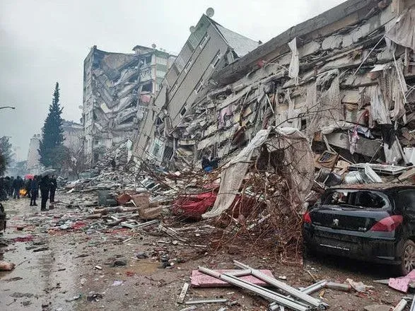Турецька влада видала 113 ордерів на затримання підрядників будівництва будівель, які обвалилися під час землетрусу