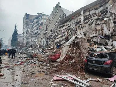 Турецкие власти выдали 113 ордеров на задержание подрядчиков строительства зданий, которые обрушились во время землетрясения