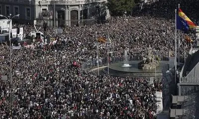 Медицинские работники устроили массовую акцию протеста в Мадриде против состояния системы здравоохранения