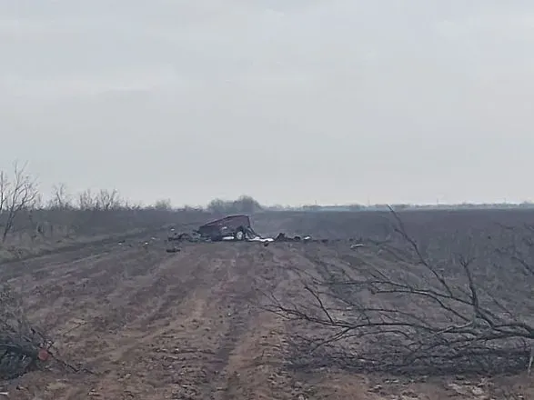 У Херсонській області автомобіль із мирними людьми вибухнув на російській міні