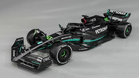 Mercedes повертається до чорного кольору для сезону Формули-1 2023 року