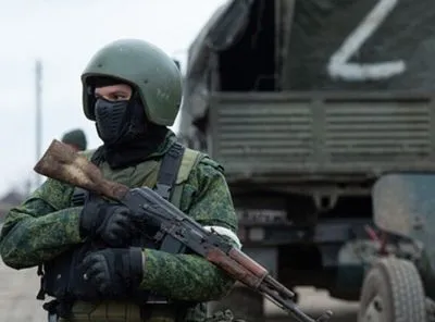 Близько 20 військових вантажівок з пораненими окупантами прибули до лікарні на Луганщині
