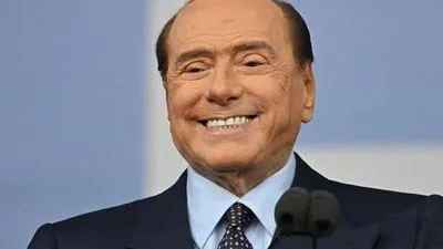 Берлусконі виправдали у справі про хабарництво