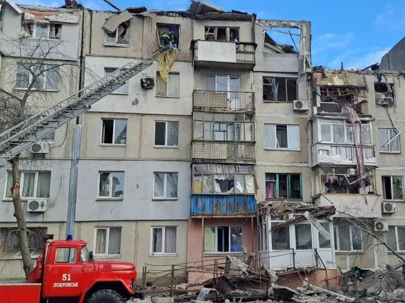 Удар по жилой застройке Покровска: 12 гражданских ранены, два человека под завалами
