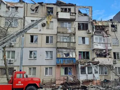 Удар по житловій забудові Покровська: 12 цивільних поранено, двоє людей під завалами