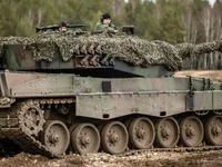 До апреля Украина получит только 50 танков - СМИ
