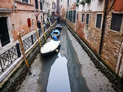 В Италии объявлено новое предупреждение о засухе из-за пересыхания каналов в Венеции