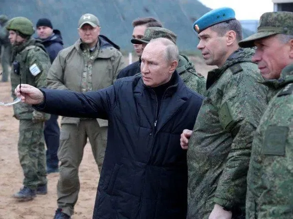 путин снова кидается угрозами: "предупреждает" о поставках Украине дальнобойного оружия