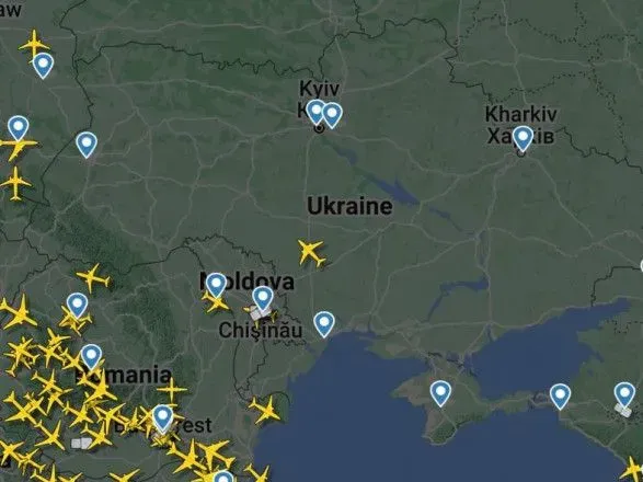 Над воздушным пространством Украины зафиксирован гражданский самолет