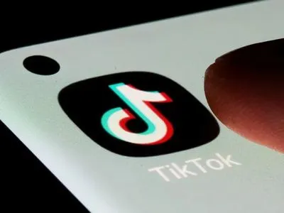 Єврокомісія заборонила TikTok на службових пристроях