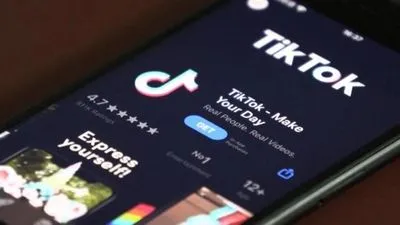 Європейська комісія наказала персоналу видалити TikTok з робочих пристроїв