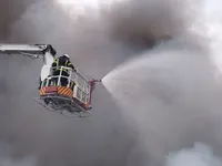 Масштабный пожар на складе в Киеве ликвидировали - мэр