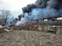 Масштабный пожар на складе в Киеве локализован - Кличко