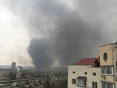 В Киеве произошел масштабный пожар на предприятии: все службы на месте