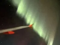 Пілот зробив поворот літака на 360 градусів, щоб показати пасажирам північне сяйво
