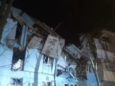 рф поцілила по житловому будинку в Запоріжжі: зруйновано три поверхи - ОВА