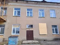 рашисты обстреляли еще одну школу в Донецкой области