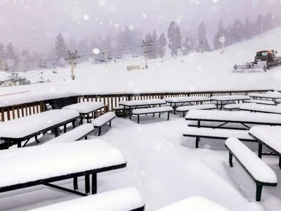 У більшості округах Каліфорнії оголосили надзвичайний стан через сніжні бурі