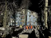 ГСЧС: из-под завалов дома в Запорожье спасены 8 человек, 20 эвакуированы