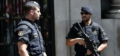 В Испании арестовали 10 человек за ограбление украинских беженцев