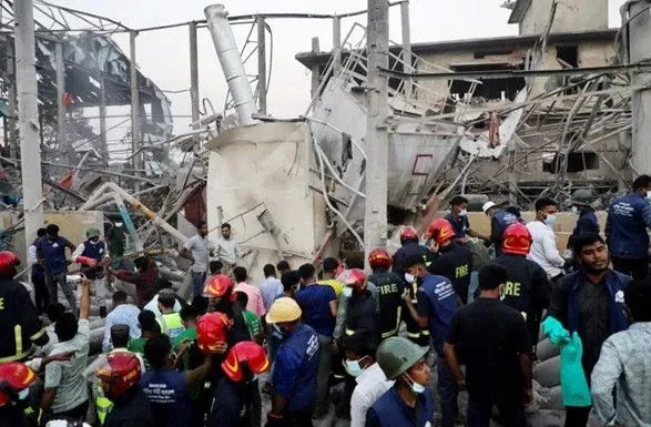 В Бангладеш произошел взрыв на заводе, по меньшей мере шесть человек погибли