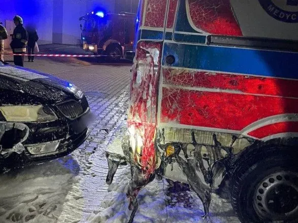 У Польщі підпалили автомобілі "швидкої", призначені для українських госпіталів