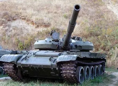 Війська рф розгортають в Україні застарілі танки T-62 та БТР - британська розвідка