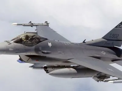 CNN: у США оцінюють навики українських пілотів для можливого навчання на F-16
