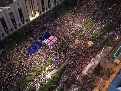 Протесты в Грузии: силовики отогнали митингующих от парламента