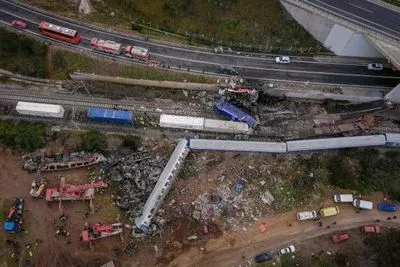 Греция: еще трое железнодорожников обвинены в смертельной аварии поездов