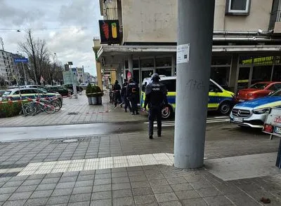 Невідомі захопили заручників в аптеці німецького міста Карлсруе, поліція проводить операцію – ЗМІ
