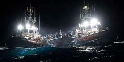 В Италию за выходные прибыло более 1000 мигрантов на лодках