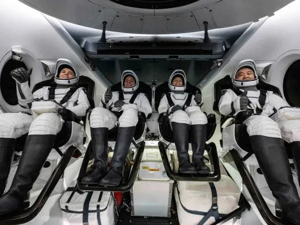 astronavti-zi-spacex-crew-5-prizemlilisya-pislya-157-dniv-u-kosmosi