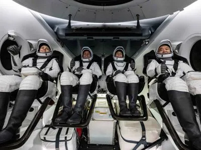 Астронавти зі SpaceX Crew-5 приземлилися після 157 днів у космосі