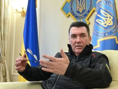 Данілов: колаборанти у великій кількості втікають з Донбасу у рф 