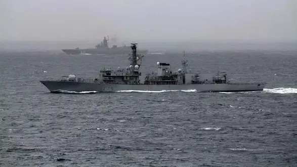 Британський військовий корабель супроводжував російський фрегат у водах поблизу Великої Британії